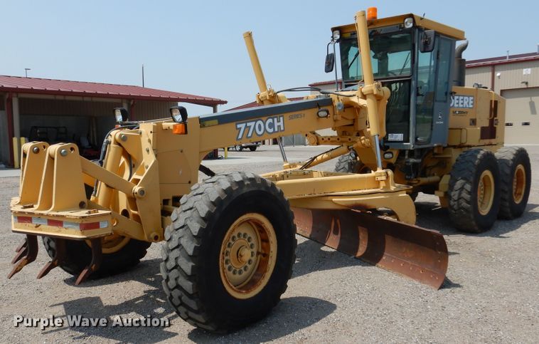 image for item DN1926 2002 John Deere 770CH  motor grader