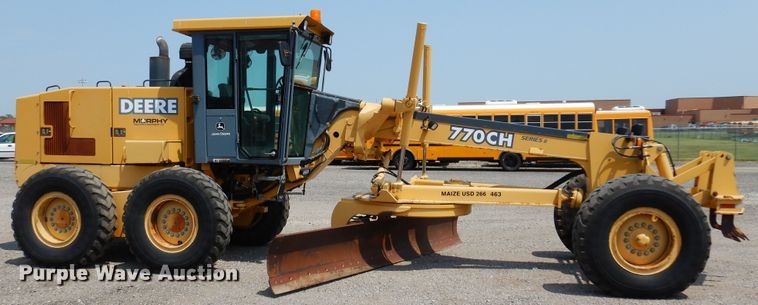 image for item DN1926 2002 John Deere 770CH  motor grader