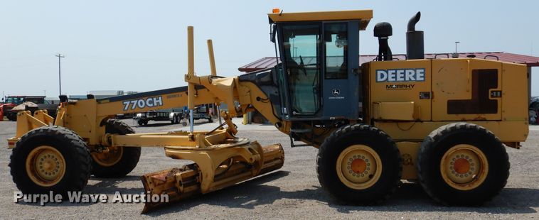 image for item DN1926 2002 John Deere 770CH  motor grader