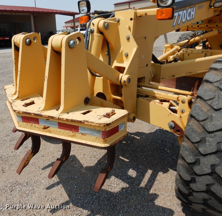 image for item DN1926 2002 John Deere 770CH  motor grader