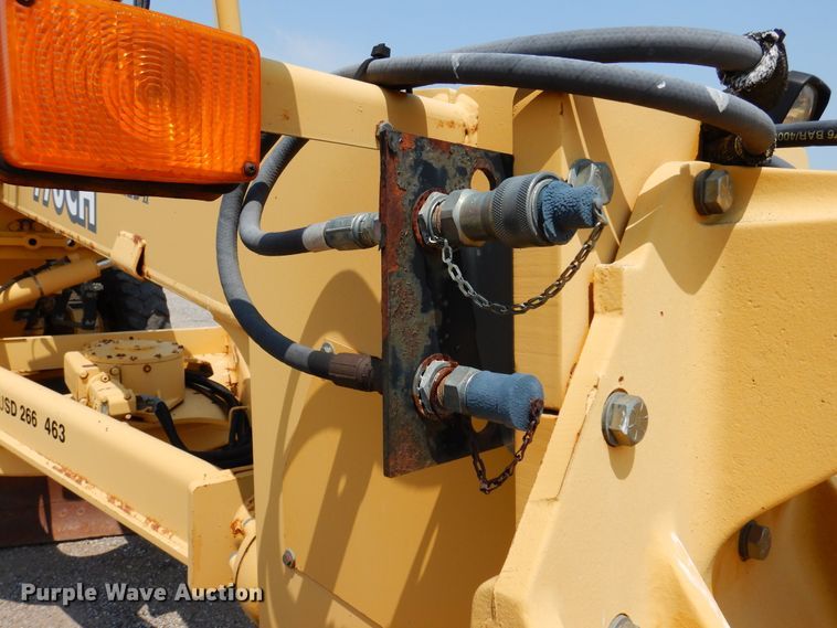 image for item DN1926 2002 John Deere 770CH  motor grader