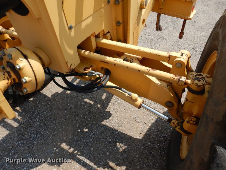 image for item DN1926 2002 John Deere 770CH  motor grader