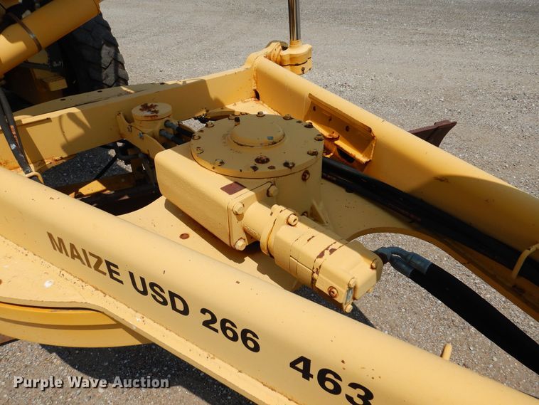 image for item DN1926 2002 John Deere 770CH  motor grader