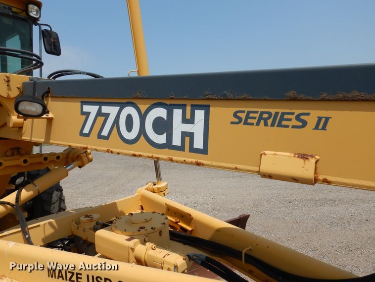 image for item DN1926 2002 John Deere 770CH  motor grader