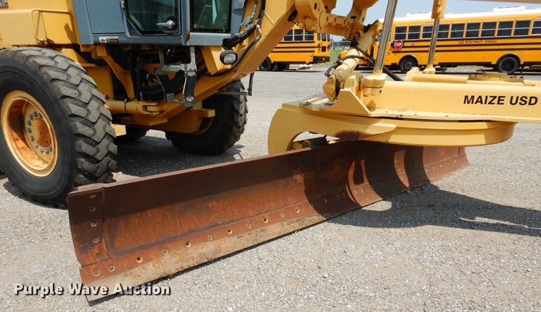 image for item DN1926 2002 John Deere 770CH  motor grader