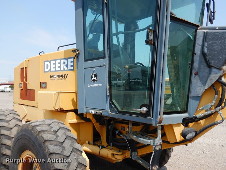 image for item DN1926 2002 John Deere 770CH  motor grader