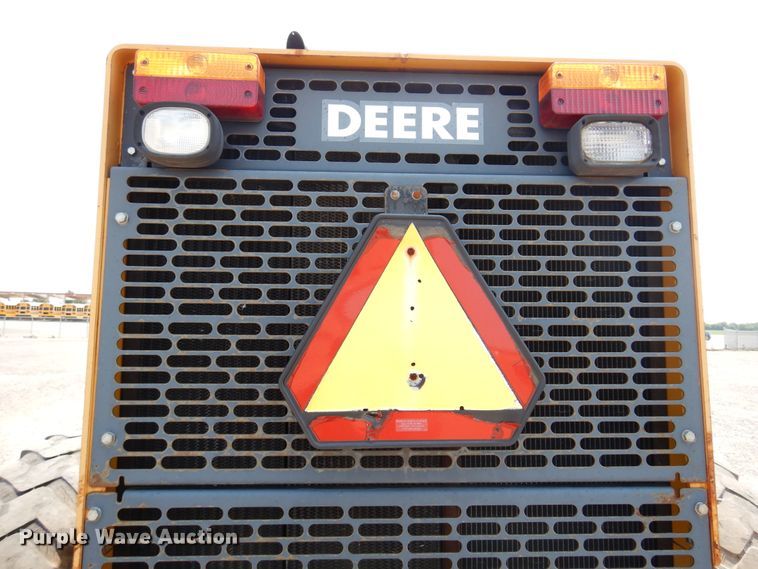 image for item DN1926 2002 John Deere 770CH  motor grader