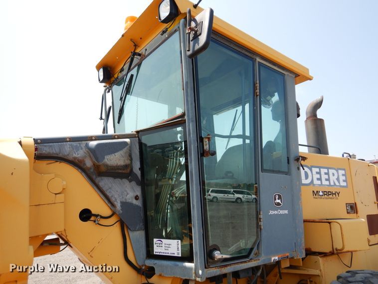 image for item DN1926 2002 John Deere 770CH  motor grader