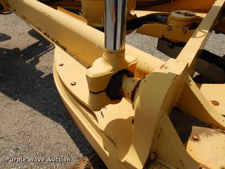 image for item DN1926 2002 John Deere 770CH  motor grader