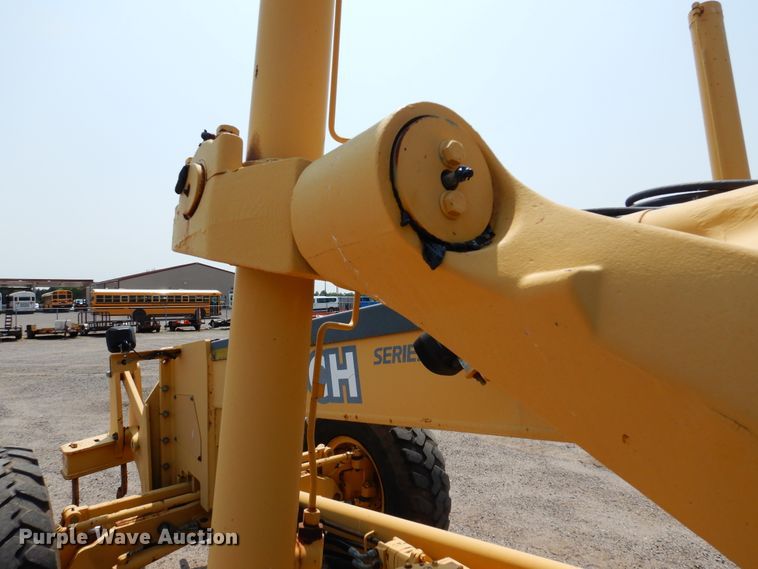 image for item DN1926 2002 John Deere 770CH  motor grader