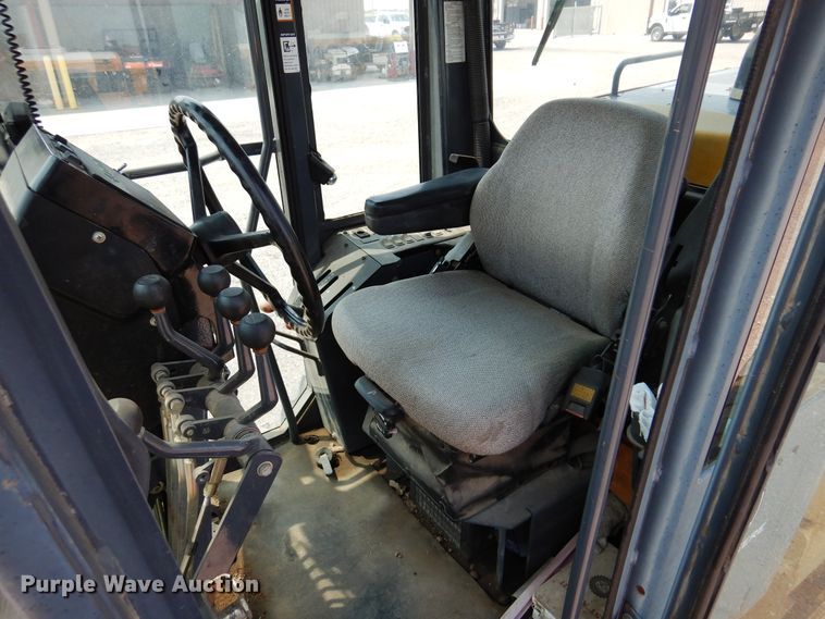 image for item DN1926 2002 John Deere 770CH  motor grader