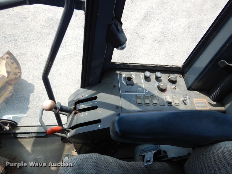 image for item DN1926 2002 John Deere 770CH  motor grader