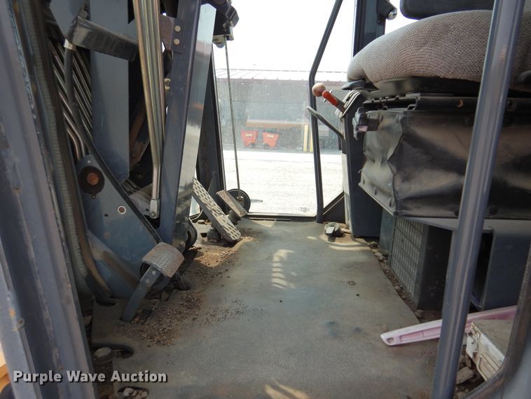 image for item DN1926 2002 John Deere 770CH  motor grader