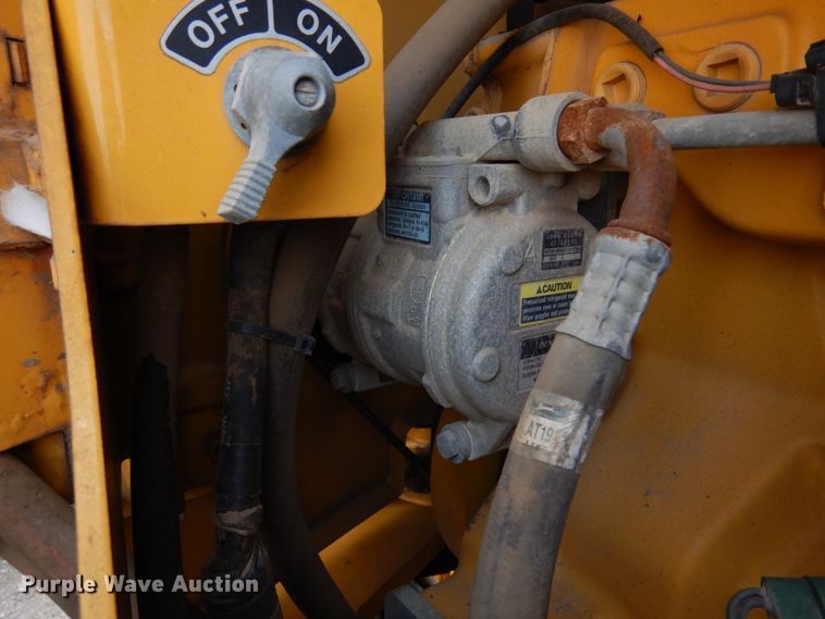 image for item DN1926 2002 John Deere 770CH  motor grader