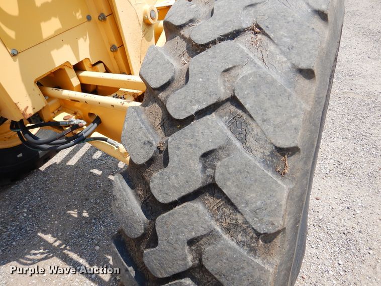 image for item DN1926 2002 John Deere 770CH  motor grader