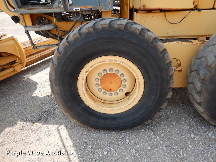 image for item DN1926 2002 John Deere 770CH  motor grader