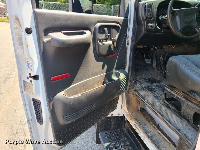 image for item ET9996 2009 GMC C5500  dump flatbed truck