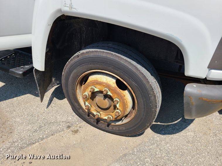 image for item ET9996 2009 GMC C5500  dump flatbed truck