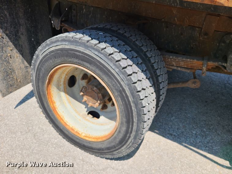 image for item ET9996 2009 GMC C5500  dump flatbed truck