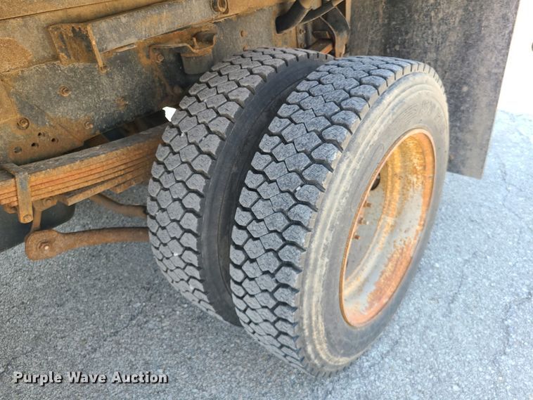 image for item ET9996 2009 GMC C5500  dump flatbed truck