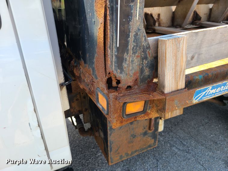 image for item ET9996 2009 GMC C5500  dump flatbed truck