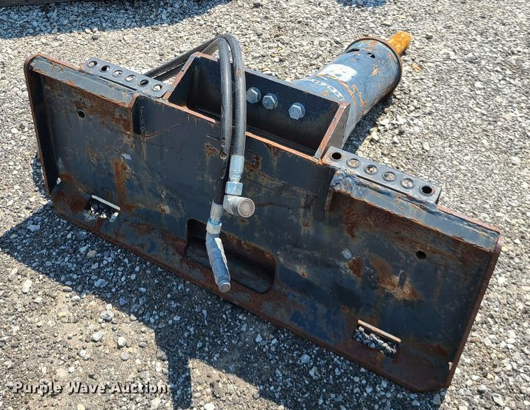 image for item ET9999 Bobcat HB980  skid steer breaker