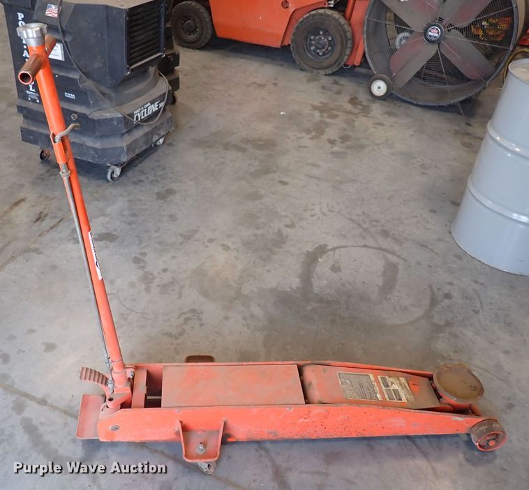image for item EV9902 Lincoln H68052  floor jack