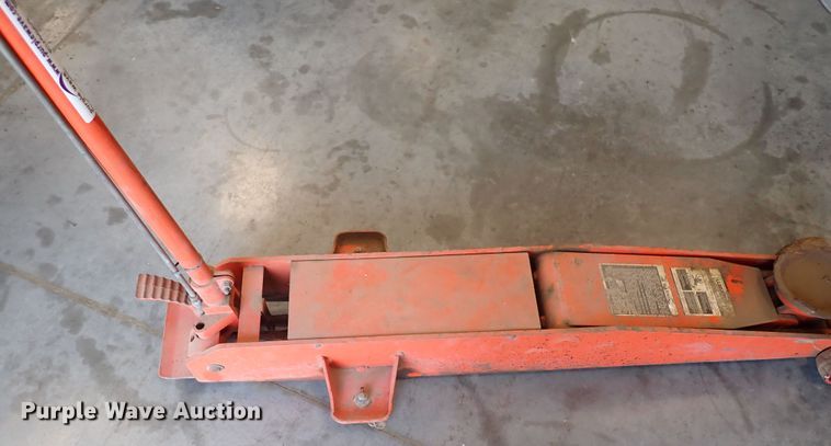 image for item EV9902 Lincoln H68052  floor jack
