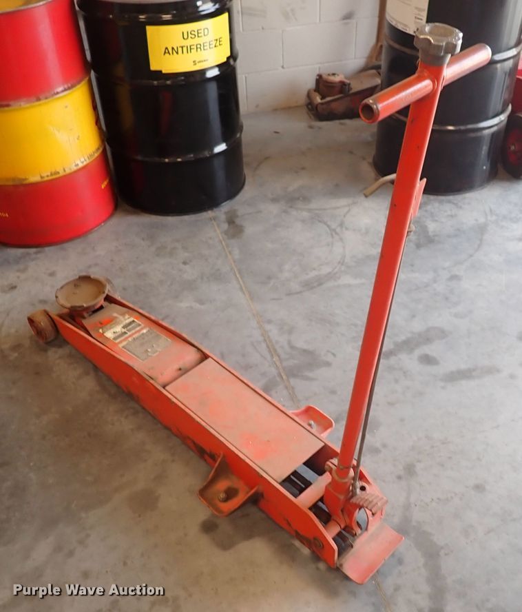 image for item EV9902 Lincoln H68052  floor jack