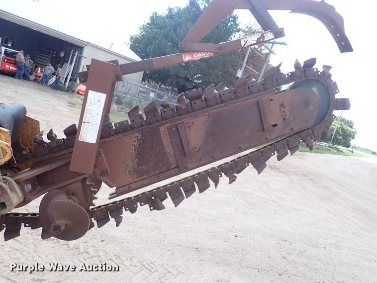 image for item EV9919 1994 Case 460  trencher