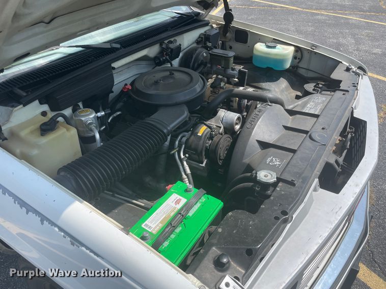 image for item IC9482 1993 GMC Sierra 2500  pickup truck