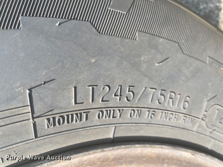 image for item IC9482 1993 GMC Sierra 2500  pickup truck