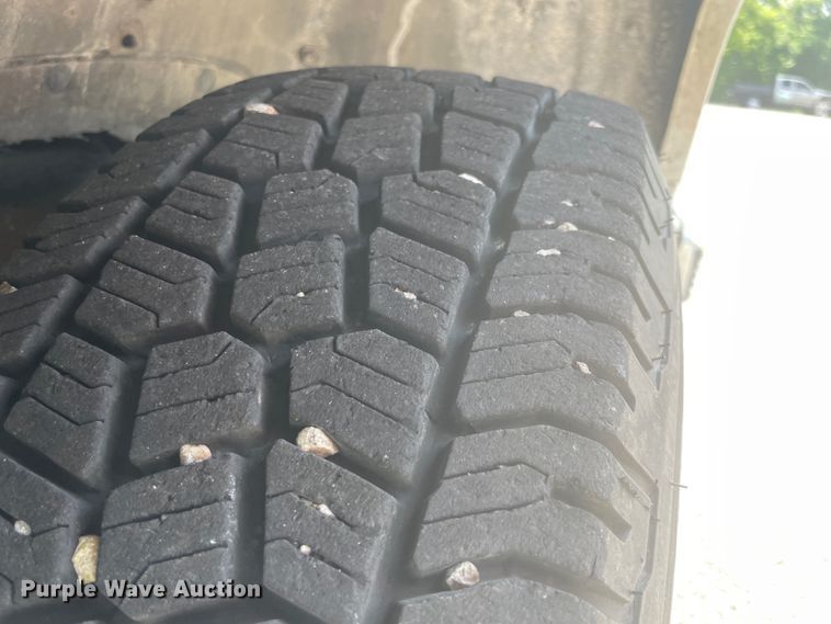 image for item IC9482 1993 GMC Sierra 2500  pickup truck