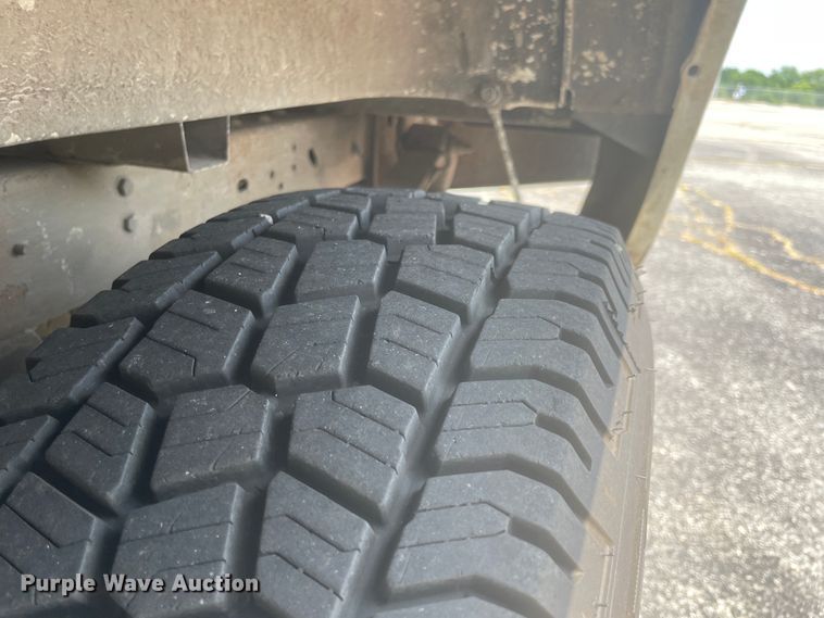 image for item IC9482 1993 GMC Sierra 2500  pickup truck