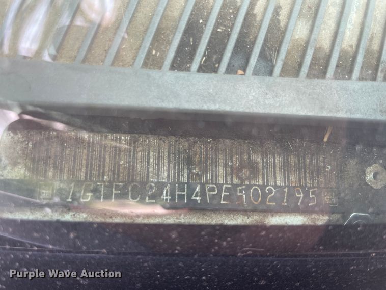 image for item IC9482 1993 GMC Sierra 2500  pickup truck