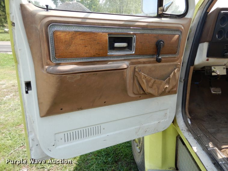 image for item II9680 1977 Chevrolet C65  pumper fire truck