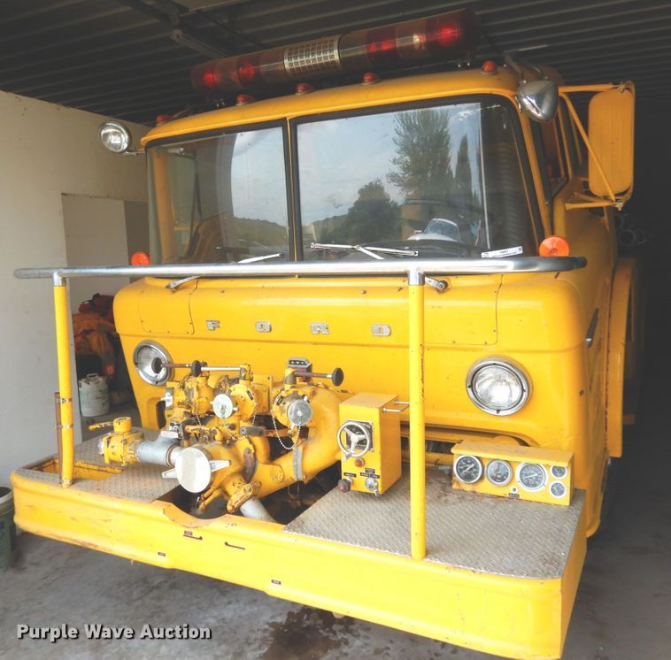 image for item II9681 1973 Ford 800  pumper fire truck