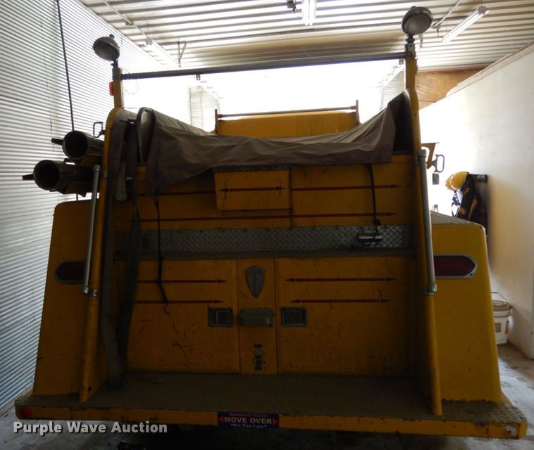 image for item II9681 1973 Ford 800  pumper fire truck