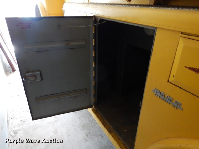 image for item II9681 1973 Ford 800  pumper fire truck