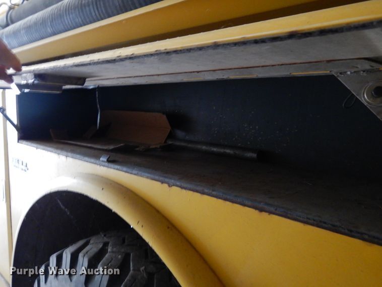 image for item II9681 1973 Ford 800  pumper fire truck