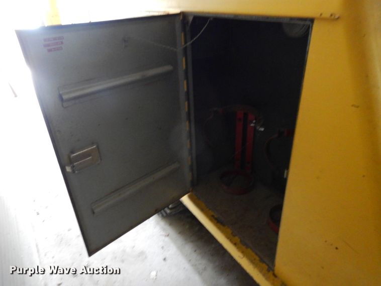 image for item II9681 1973 Ford 800  pumper fire truck