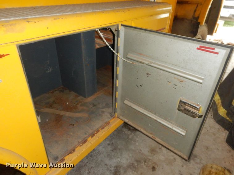 image for item II9681 1973 Ford 800  pumper fire truck