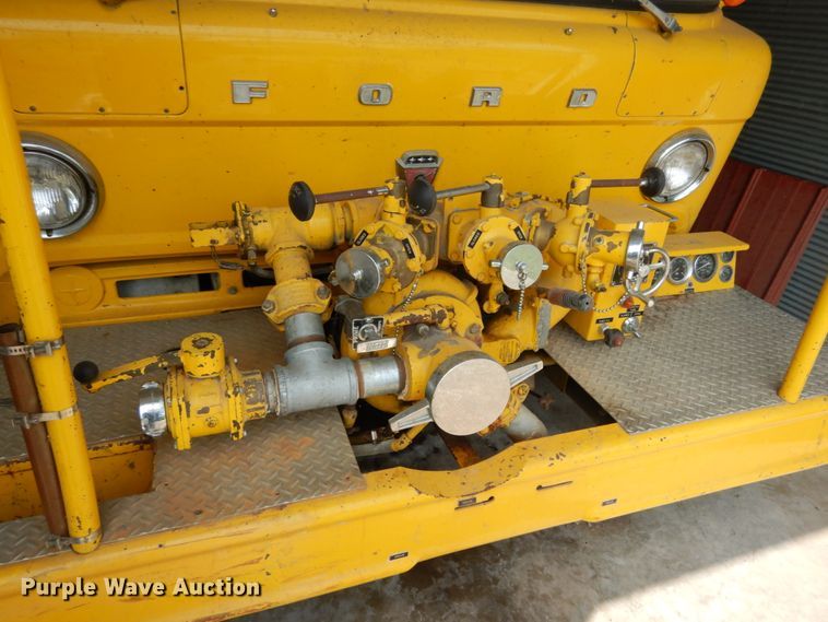 image for item II9681 1973 Ford 800  pumper fire truck