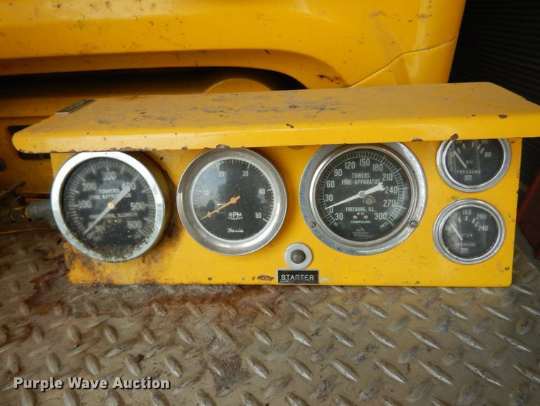 image for item II9681 1973 Ford 800  pumper fire truck