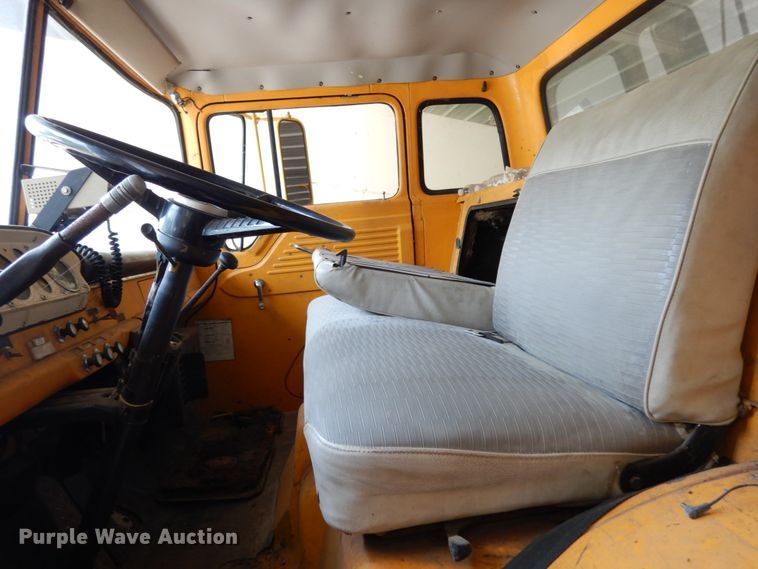 image for item II9681 1973 Ford 800  pumper fire truck