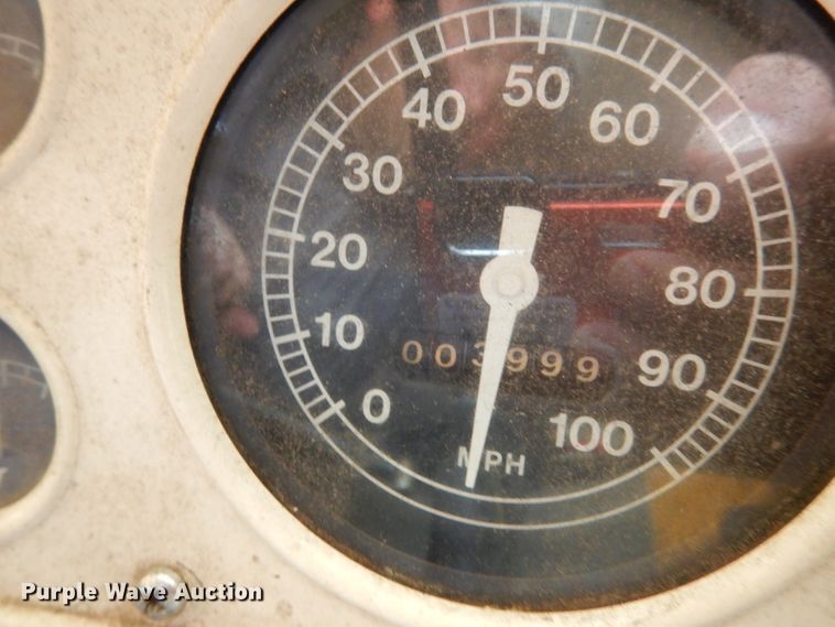 image for item II9681 1973 Ford 800  pumper fire truck