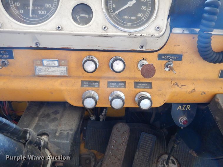 image for item II9681 1973 Ford 800  pumper fire truck