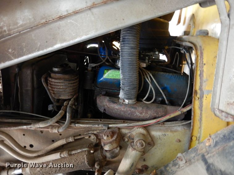 image for item II9681 1973 Ford 800  pumper fire truck