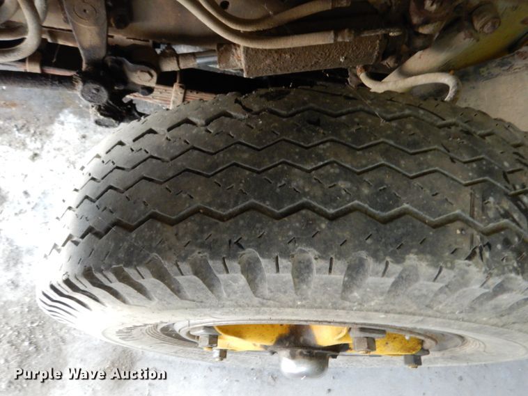 image for item II9681 1973 Ford 800  pumper fire truck