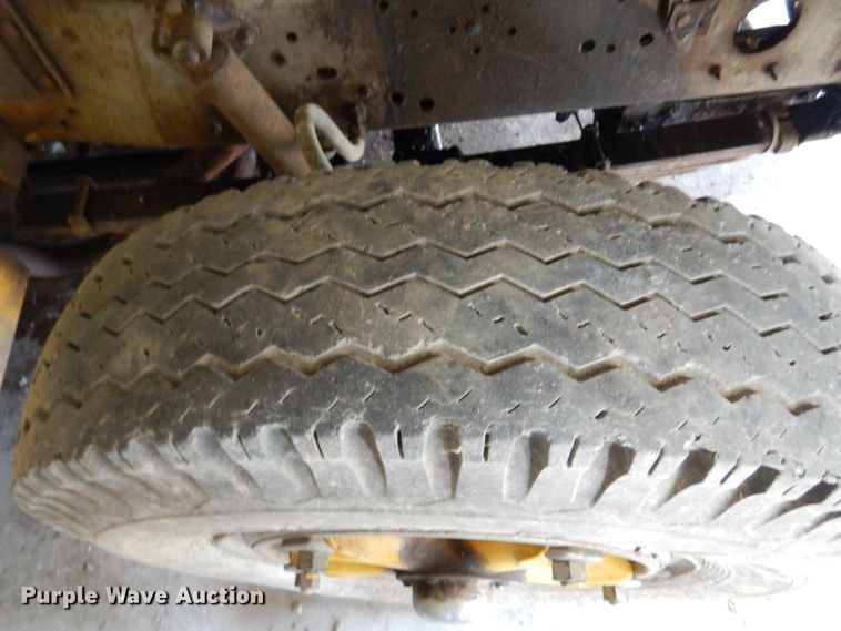 image for item II9681 1973 Ford 800  pumper fire truck